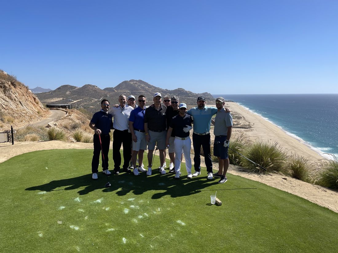 Golf with the Pacific under your shot